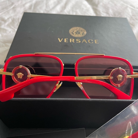 Versace red sunglasses - Picture 6 of 6